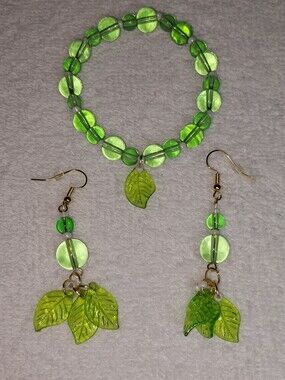 Green Glass Leaf Bead Bracelet and Dangle Earrings Set Handmade